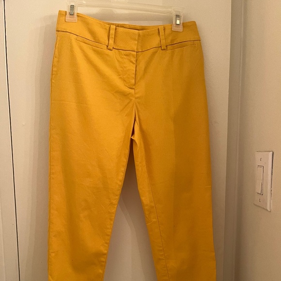 LOFT Pants - Yellow capri pants